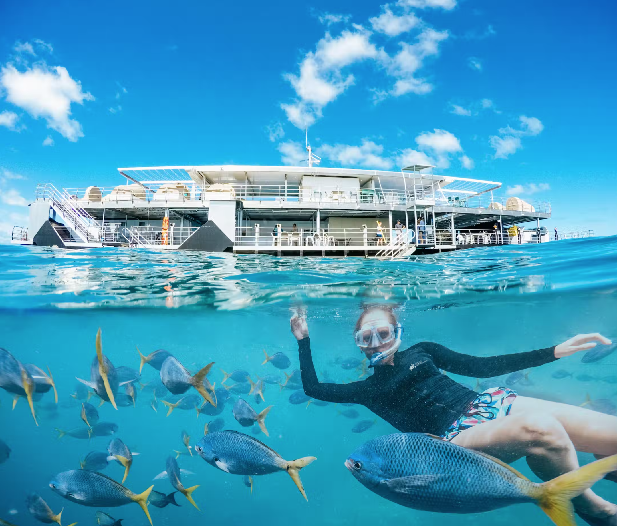 Reefworld pontoon. Photo credit @ Cruise whitsundays website