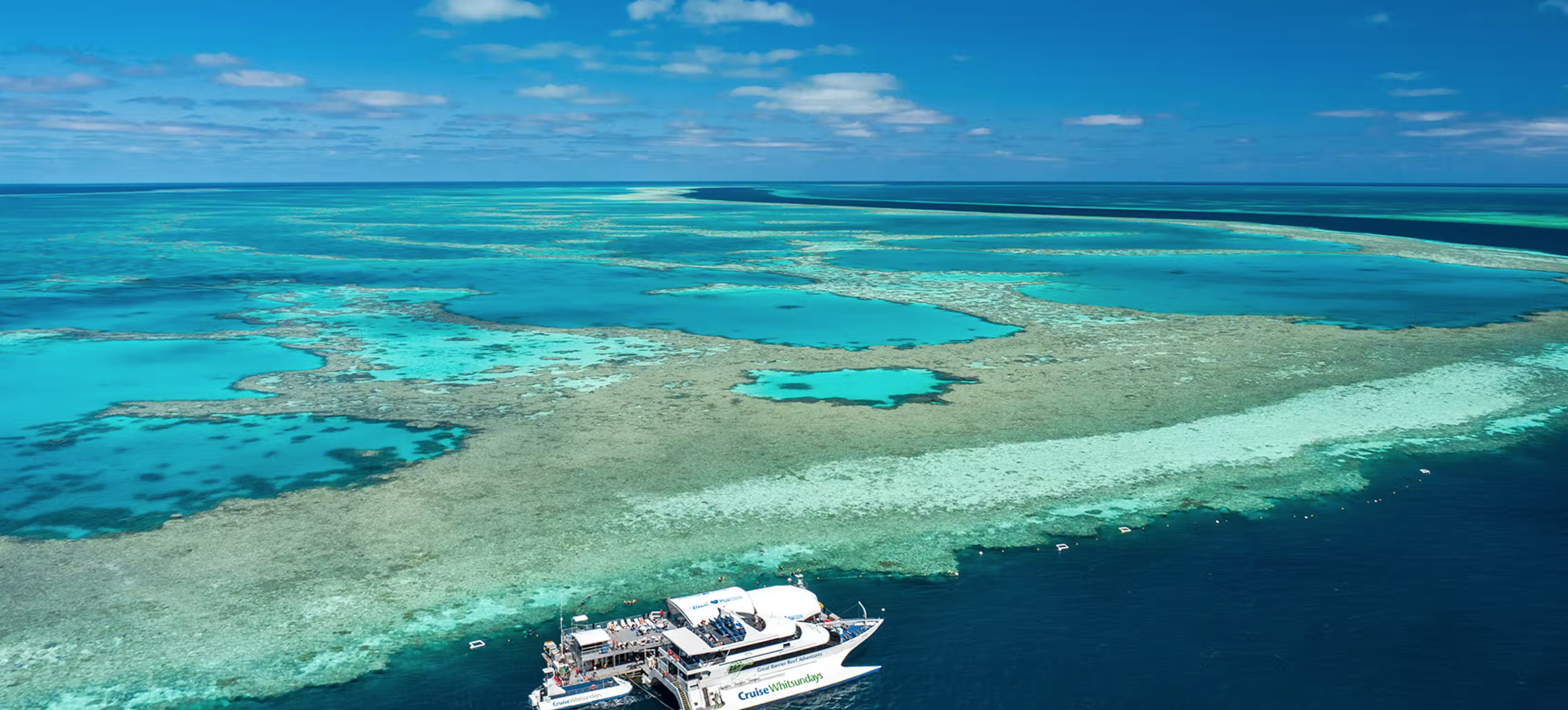 Reefworld pontoon 3. Photo credit @ Cruise whitsundays website