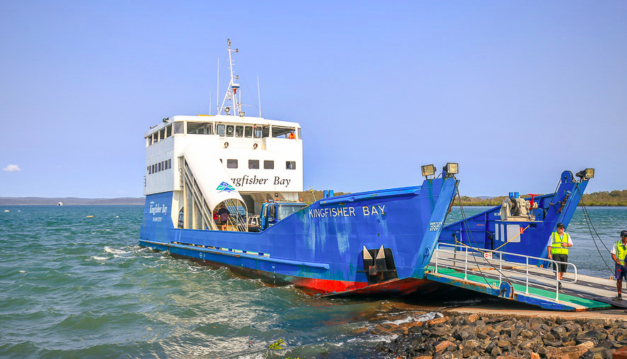 Kingfisher Bay Resort Ferry. Photo credit to website - https://www.bring-you.info/zh-tw/kingfisher-bay-resort