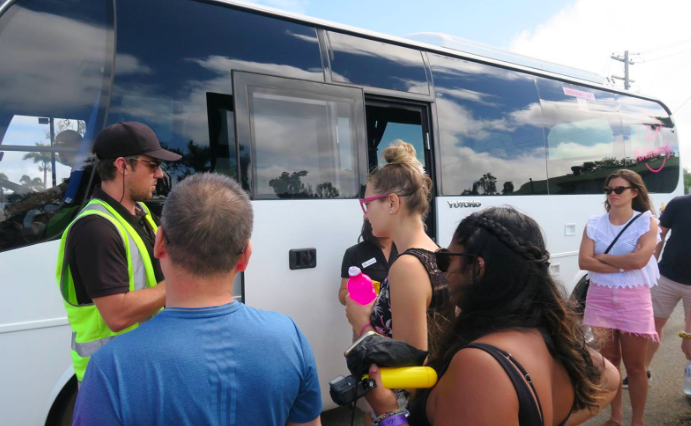 GSL bus. Photo credit https://www.jathao.com/2019/06/whitsundays-scenic-flight.html