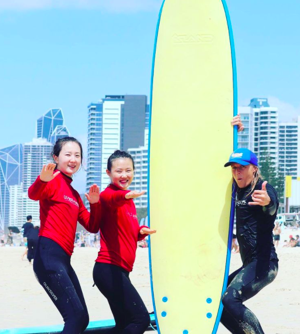 Asians learnt surfing in surer paradise. Photo credit @boramveli on Instagram