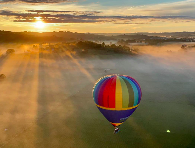 Byron Bay Sunrise Hot Air Ballooning. Photo credit @balloonaloftbyronbay on Instagram